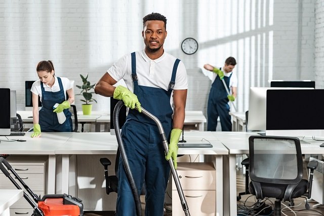 10 NEW Part-Time Cleaning Jobs for Students in the UK – Hiring Right Now!