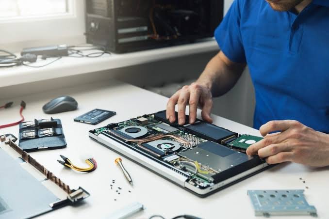 Computer Repair & Laptop Repair Technician – £35,000 a year – UK Visa Sponsorship Available