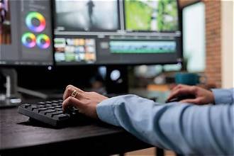 Graphic & Multimedia Designer – Brand & Social – UK Visa Sponsorship